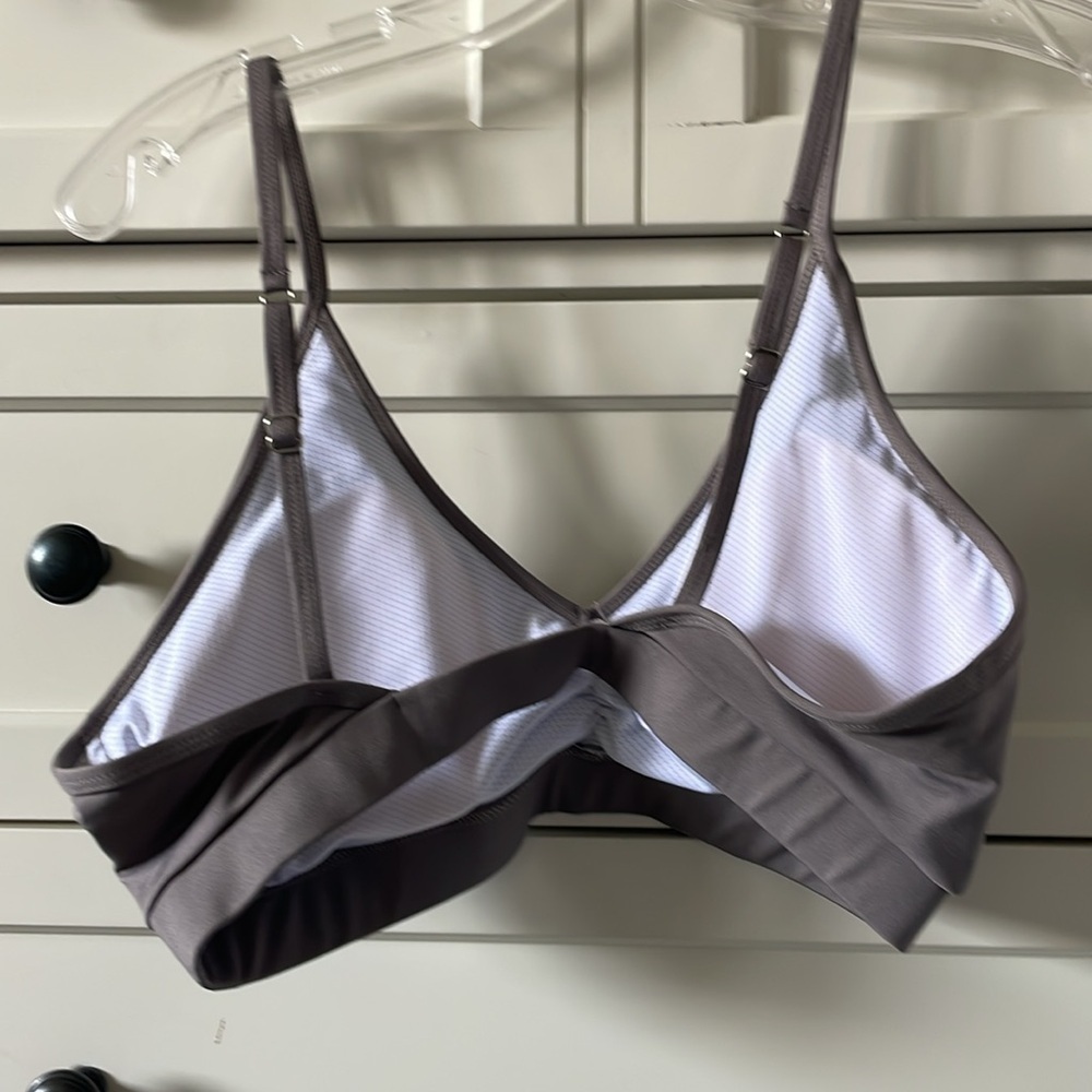 SHEIN Sport Studio Women Solid Color Spaghetti Strap Bra w/ Adjustable Straps - Picture 9 of 16